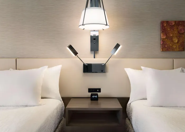 Hilton Garden Hotel 3*